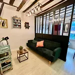 Le Globe Hostel *