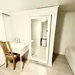 Le Globe Hostel Paris